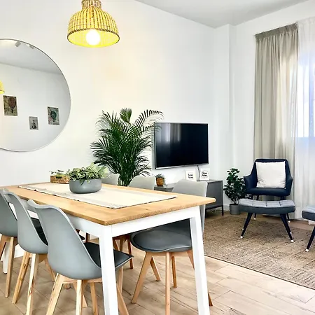 Regimiento 2, Center, New, Quite, Breakfast Included, Parking On Request, Rg * Málaga