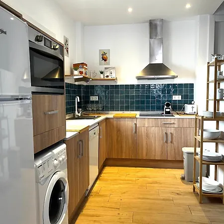 Regimiento 2, Center, New, Quite, Breakfast Included, Parking On Request, Rg Holiday home