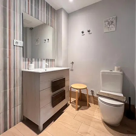Holiday home Regimiento 2, Center, New, Quite, Breakfast Included, Parking On Request, Rg *