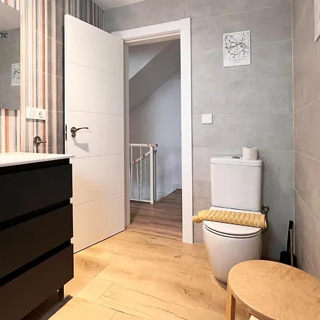 Holiday home Regimiento 2, Center, New, Quite, Breakfast Included, Parking On Request, Rg *