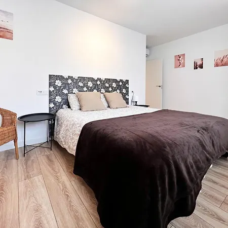 Regimiento 2, Center, New, Quite, Breakfast Included, Parking On Request, Rg Malaga